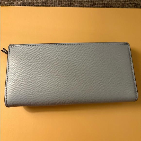 Like New Michael Kors Leather Blue pale Wallet - Picture 15 of 16
